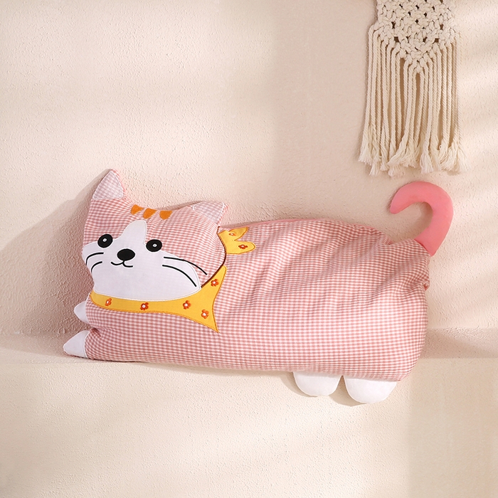 91家纺网 家纺一手货源 找家纺 （总）蔻眠 泡芙猫-全棉双层纱刺绣荞麦护颈枕头儿童卡通枕芯
