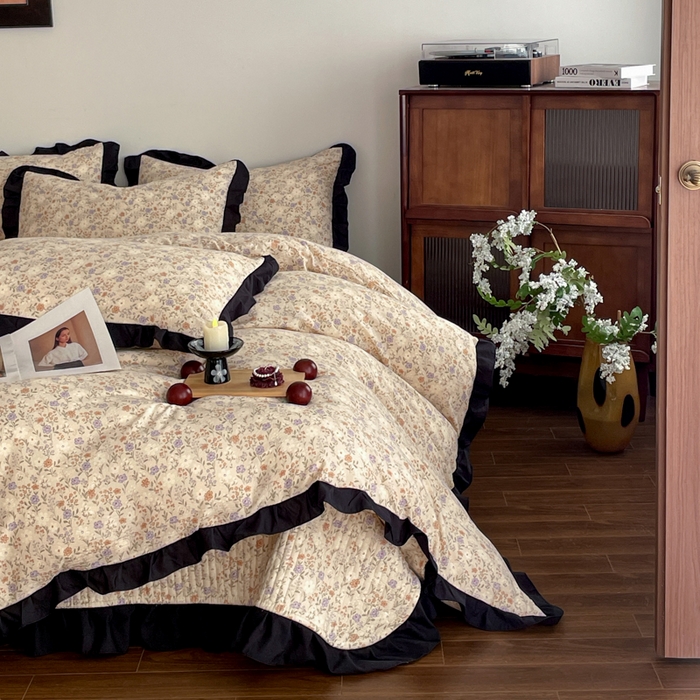 91家纺网 家纺一手货源 找家纺 同田家纺 2026新款云感双层纱花边床盖四件套 床盖-紫韵白