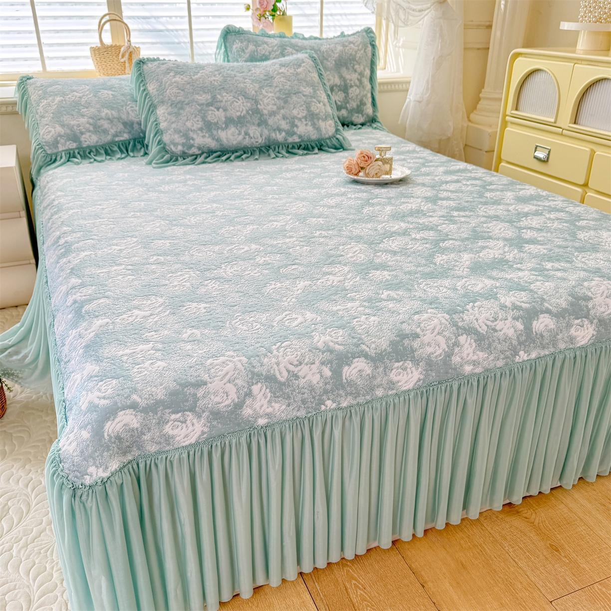 91家纺网 家纺一手货源 找家纺 （总）绒棉世家 2026新款高克重PE聚乙中分子提花刺绣法式花边凉感软席