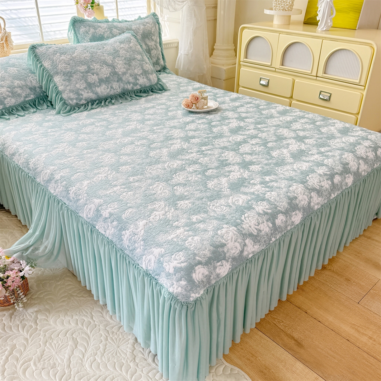 91家纺网 家纺一手货源 找家纺 （总）绒棉世家 2026新款高克重PE聚乙中分子提花刺绣法式花边凉感软席