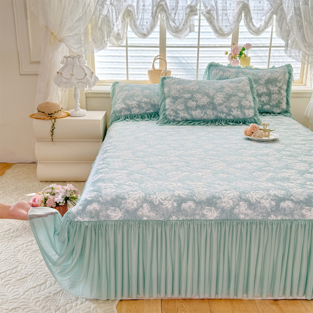 91家纺网 家纺一手货源 找家纺 （总）绒棉世家 2026新款高克重PE聚乙中分子提花刺绣法式花边凉感软席