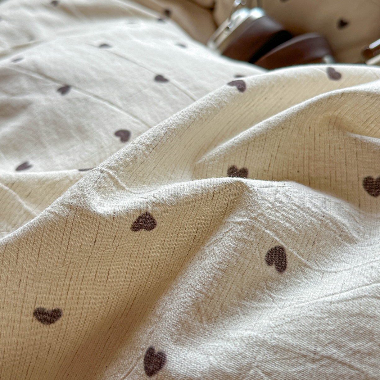 91家纺网 家纺一手货源 找家纺 孑寐家纺 2026新款亲肤舒适全棉棉麻床盖四件套 爱心律动