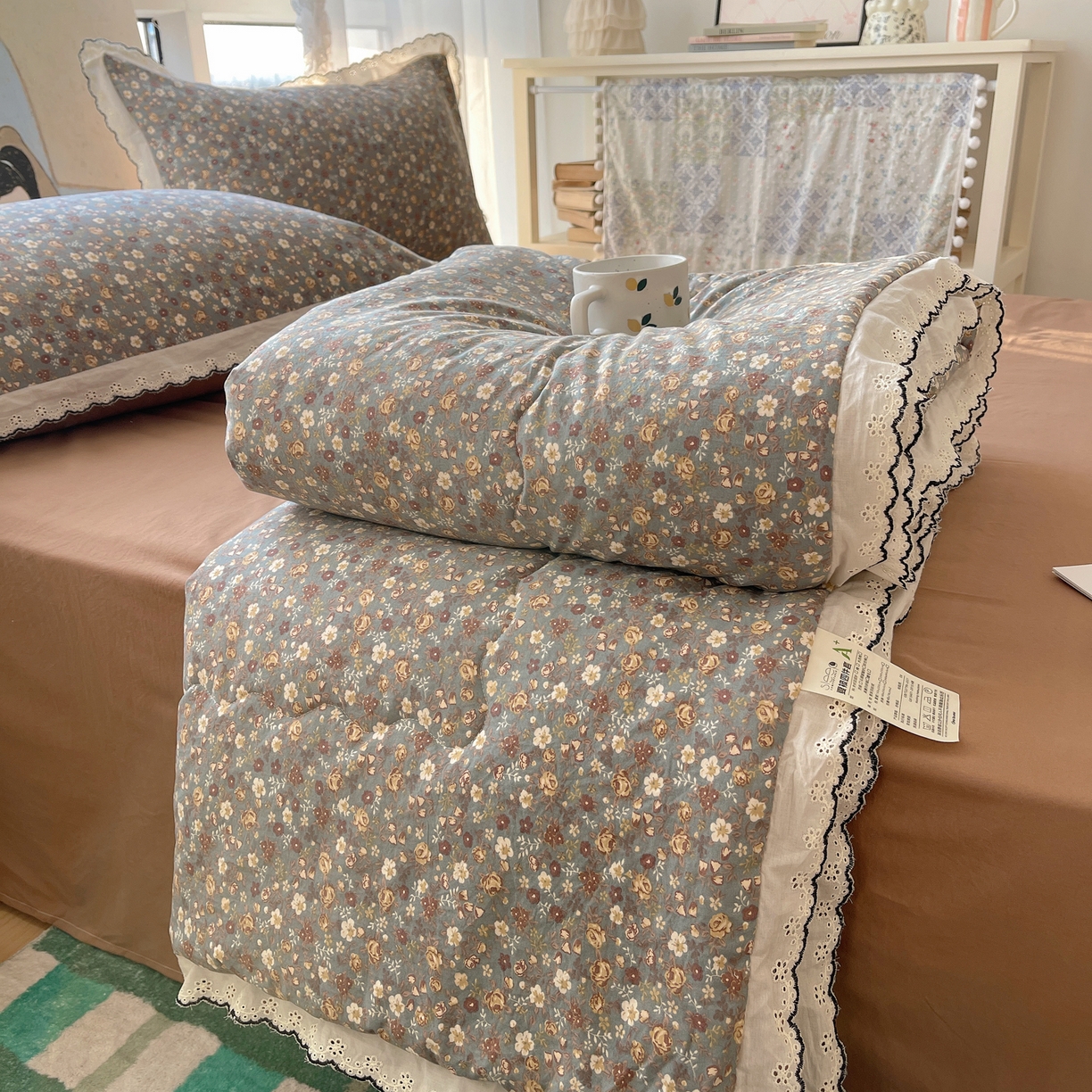 91家纺网 家纺一手货源 找家纺 宝士康家纺 2026新款10A抗菌全棉黑色花边云朵棉单夏被/夏被四件套 云朵棉-森系蔷薇