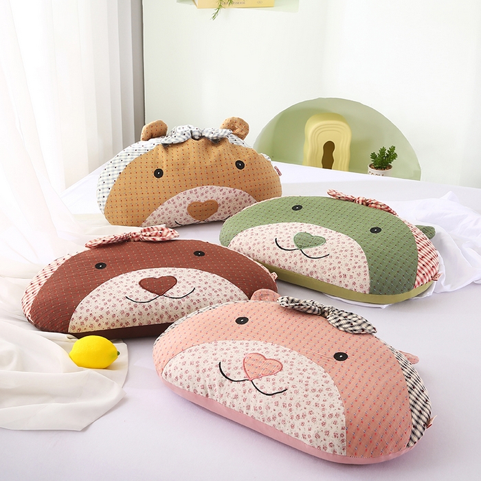 91家纺网 家纺一手货源 找家纺 （总）蔻眠 米洛熊-全棉刺绣卡通荞麦护颈枕头儿童学生荞麦枕芯