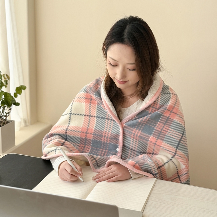 91家纺网 家纺一手货源 找家纺 （总）丹本家纺 2026新款跨境电商爆款多功能办公室午休毯礼品毯可穿披肩盖毯毛毯毯子