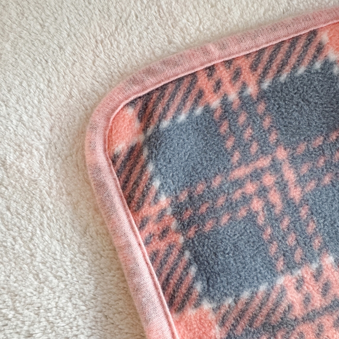 91家纺网 家纺一手货源 找家纺 （总）丹本家纺 2026新款跨境电商爆款多功能办公室午休毯礼品毯可穿披肩盖毯毛毯毯子