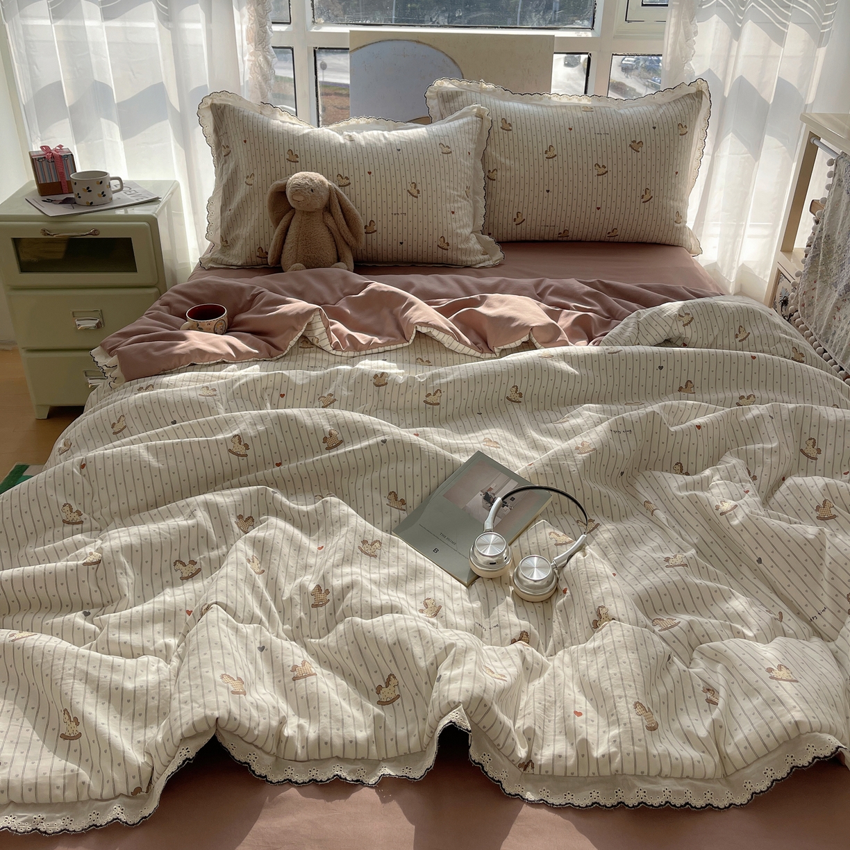 91家纺网 家纺一手货源 找家纺 宝士康家纺 2026新款10A抗菌全棉黑色花边云朵棉单夏被/夏被四件套 云朵棉-爱心马