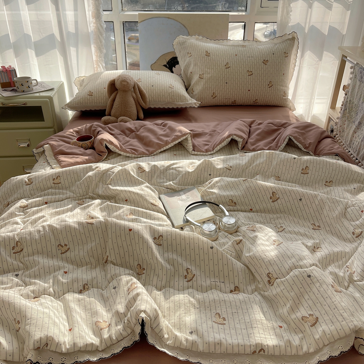 91家纺网 家纺一手货源 找家纺 宝士康家纺 2026新款10A抗菌全棉黑色花边云朵棉单夏被/夏被四件套 云朵棉-爱心马