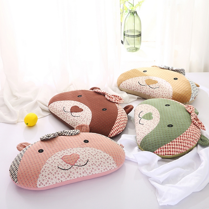 91家纺网 家纺一手货源 找家纺 蔻眠 米洛熊-全棉刺绣卡通荞麦护颈枕头儿童学生荞麦枕芯 主图