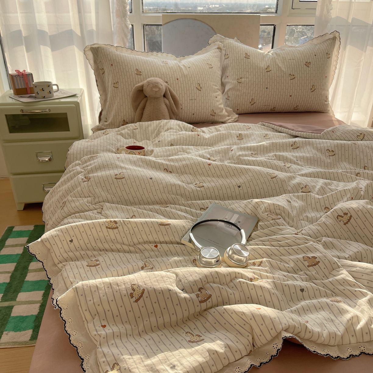 91家纺网 家纺一手货源 找家纺 宝士康家纺 2026新款10A抗菌全棉黑色花边云朵棉单夏被/夏被四件套 云朵棉-爱心马