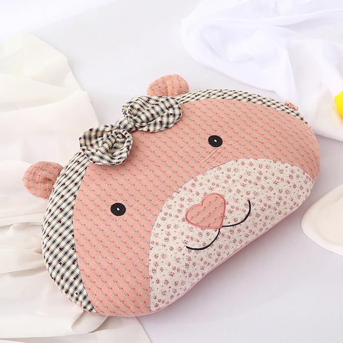 91家纺网 家纺一手货源 找家纺 蔻眠 米洛熊-全棉刺绣卡通荞麦护颈枕头儿童学生荞麦枕芯 米洛熊-粉色