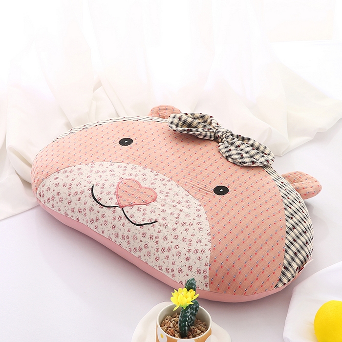 91家纺网 家纺一手货源 找家纺 蔻眠 米洛熊-全棉刺绣卡通荞麦护颈枕头儿童学生荞麦枕芯 米洛熊-粉色
