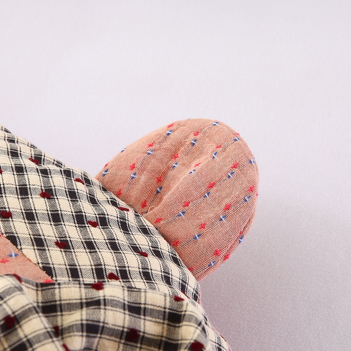 91家纺网 家纺一手货源 找家纺 蔻眠 米洛熊-全棉刺绣卡通荞麦护颈枕头儿童学生荞麦枕芯 米洛熊-粉色