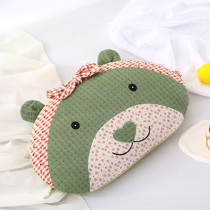 91家纺网 家纺一手货源 找家纺 蔻眠 米洛熊-全棉刺绣卡通荞麦护颈枕头儿童学生荞麦枕芯 米洛熊-绿色