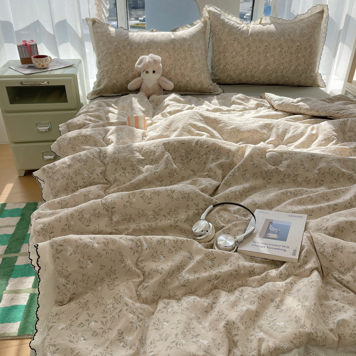 91家纺网 家纺一手货源 找家纺 宝士康家纺 2026新款10A抗菌全棉黑色花边云朵棉单夏被/夏被四件套 云朵棉-茶花绘