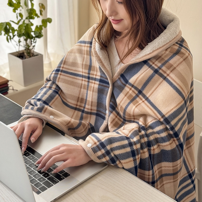 91家纺网 家纺一手货源 找家纺 丹本家纺 2026新款跨境电商爆款多功能办公室午休毯礼品毯可穿披肩盖毯毛毯毯子 蓝咖