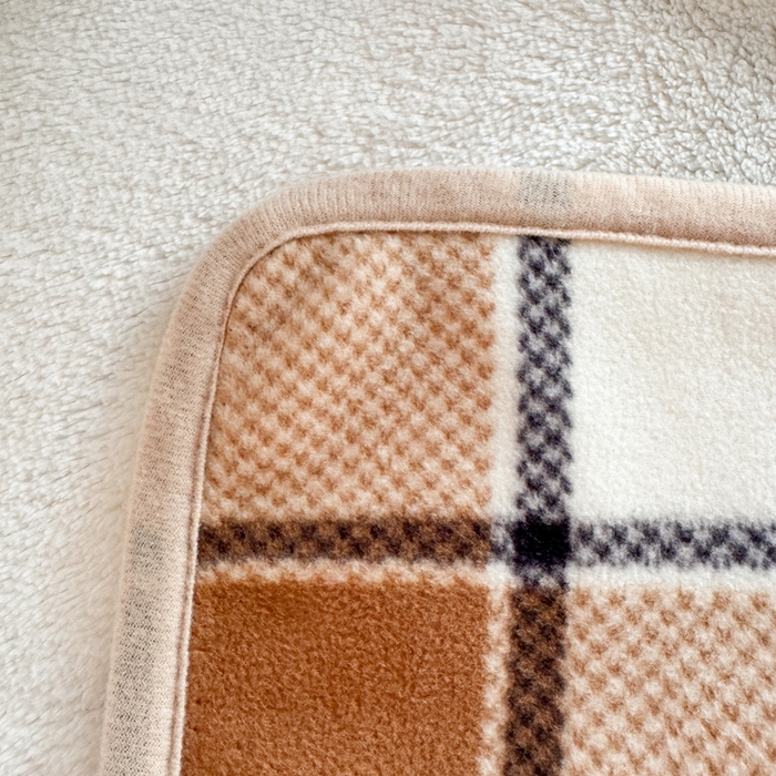 91家纺网 家纺一手货源 找家纺 丹本家纺 2026新款跨境电商爆款多功能办公室午休毯礼品毯可穿披肩盖毯毛毯毯子 奶咖