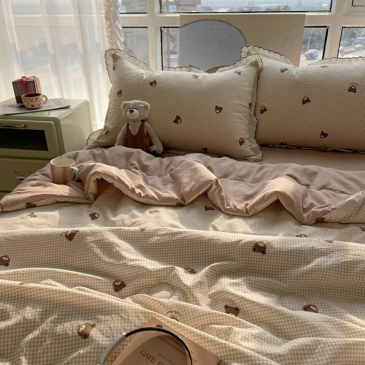 91家纺网 家纺一手货源 找家纺 宝士康家纺 2026新款10A抗菌全棉黑色花边云朵棉单夏被/夏被四件套 云朵棉-格纹小熊