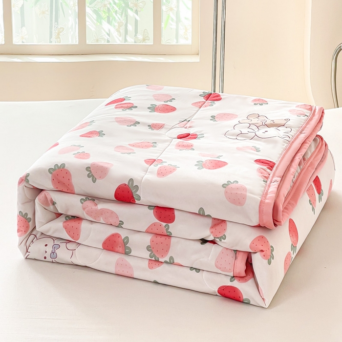 91家纺网 家纺一手货源 找家纺 禹祥家纺 2026新款凉感丝夏凉被冰淇淋印花夏被空调被夏季薄被子直播爆款 草莓兔