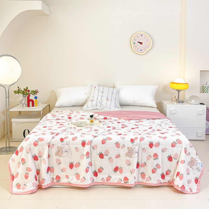 91家纺网 家纺一手货源 找家纺 禹祥家纺 2026新款凉感丝夏凉被冰淇淋印花夏被空调被夏季薄被子直播爆款 草莓兔