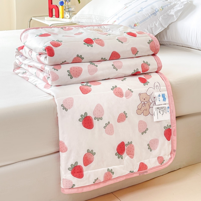 91家纺网 家纺一手货源 找家纺 禹祥家纺 2026新款凉感丝夏凉被冰淇淋印花夏被空调被夏季薄被子直播爆款 草莓兔