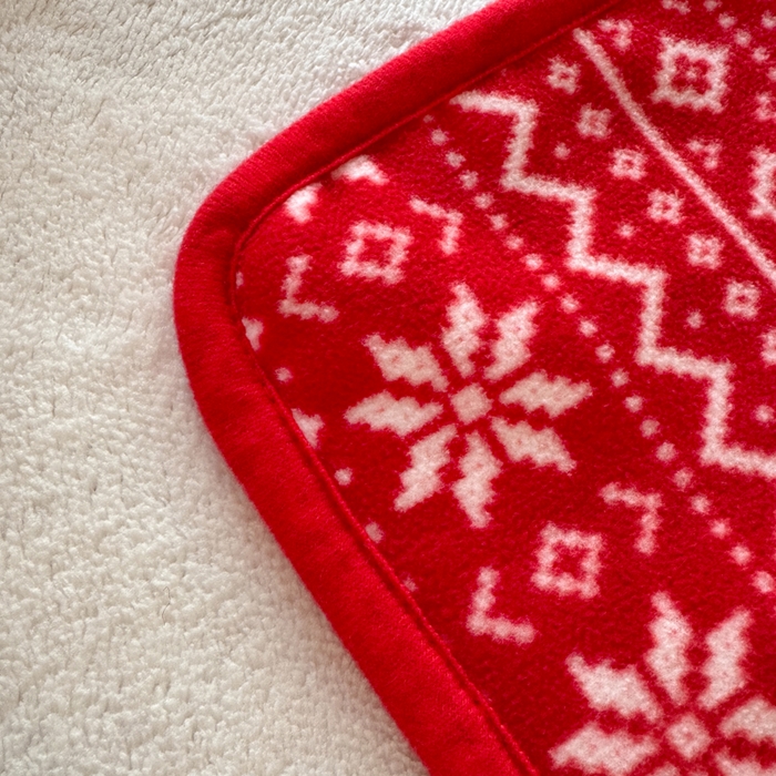 91家纺网 家纺一手货源 找家纺 丹本家纺 2026新款跨境电商爆款多功能办公室午休毯礼品毯可穿披肩盖毯毛毯毯子 雪花