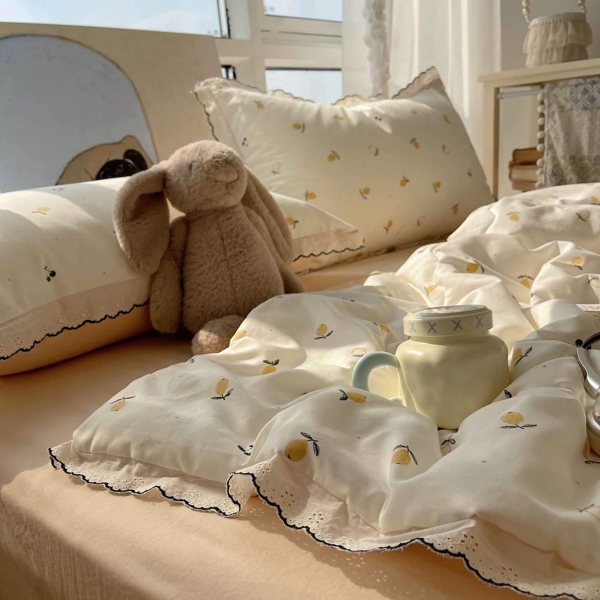 91家纺网 家纺一手货源 找家纺 宝士康家纺 2026新款10A抗菌全棉黑色花边云朵棉单夏被/夏被四件套 云朵棉-禾风果语