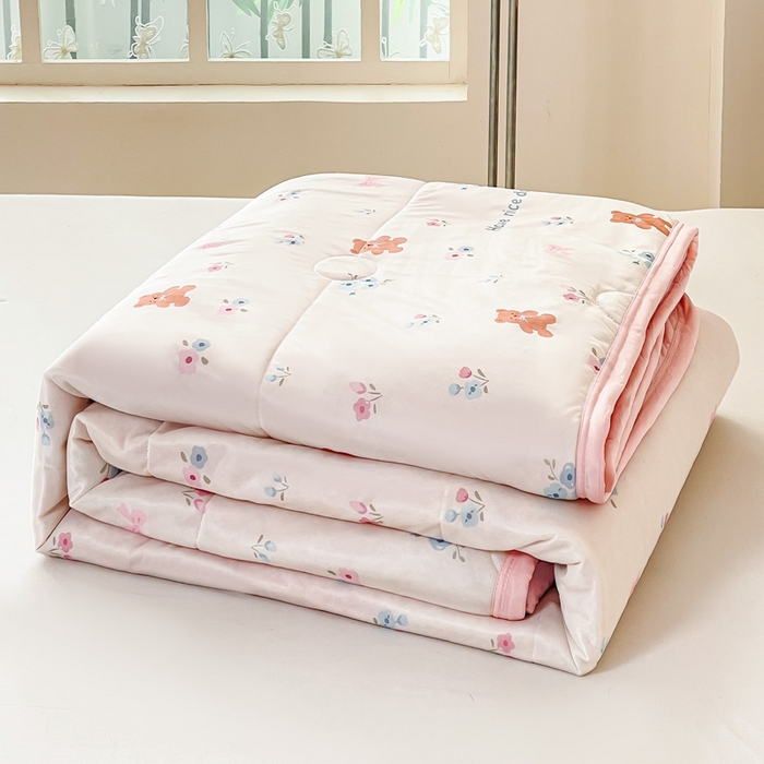 91家纺网 家纺一手货源 找家纺 禹祥家纺 2026新款凉感丝夏凉被冰淇淋印花夏被空调被夏季薄被子直播爆款 小熊花语