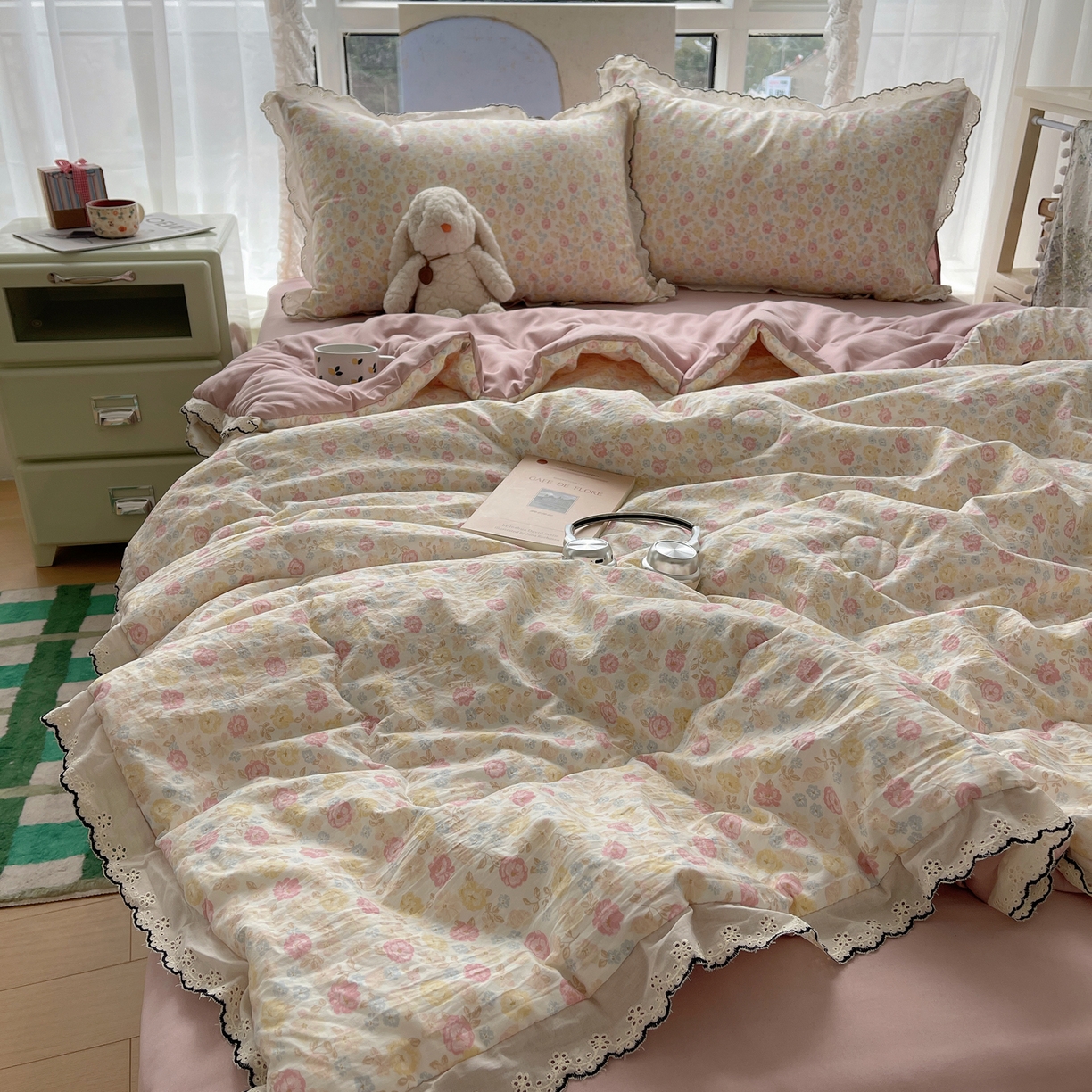 91家纺网 家纺一手货源 找家纺 宝士康家纺 2026新款10A抗菌全棉黑色花边云朵棉单夏被/夏被四件套 云朵棉-花团粉簇