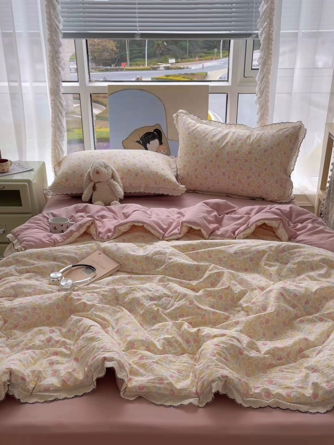 91家纺网 家纺一手货源 找家纺 宝士康家纺 2026新款10A抗菌全棉黑色花边云朵棉单夏被/夏被四件套 云朵棉-花团粉簇