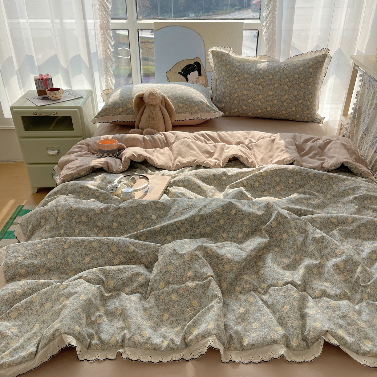 91家纺网 家纺一手货源 找家纺 宝士康家纺 2026新款10A抗菌全棉黑色花边云朵棉单夏被/夏被四件套 云朵棉-青黛花笺