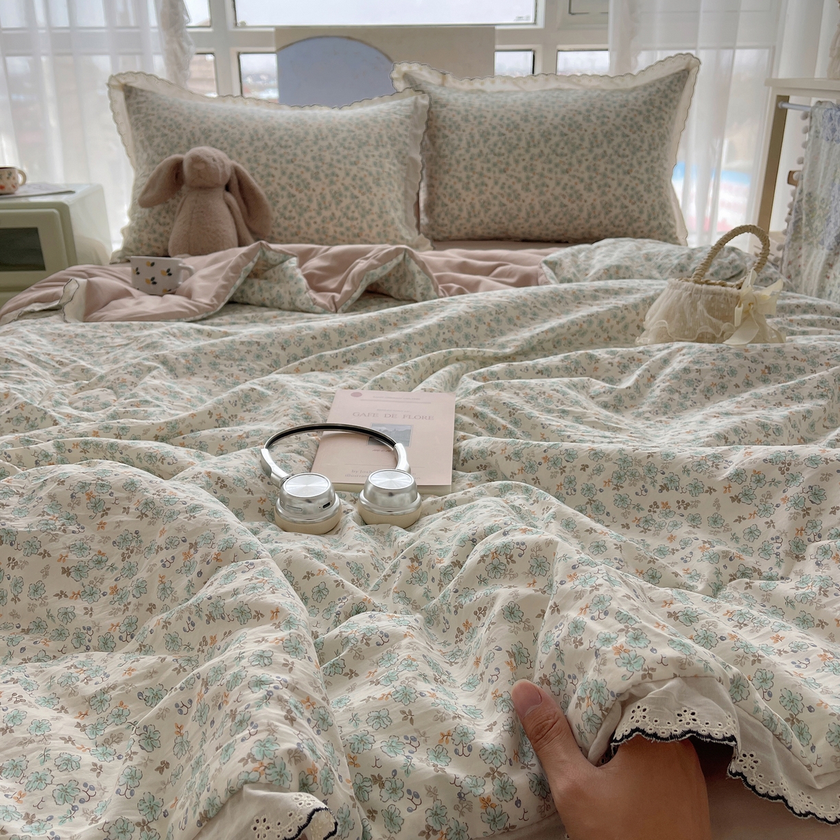 91家纺网 家纺一手货源 找家纺 宝士康家纺 2026新款10A抗菌全棉黑色花边云朵棉单夏被/夏被四件套 云朵棉-青芜花野