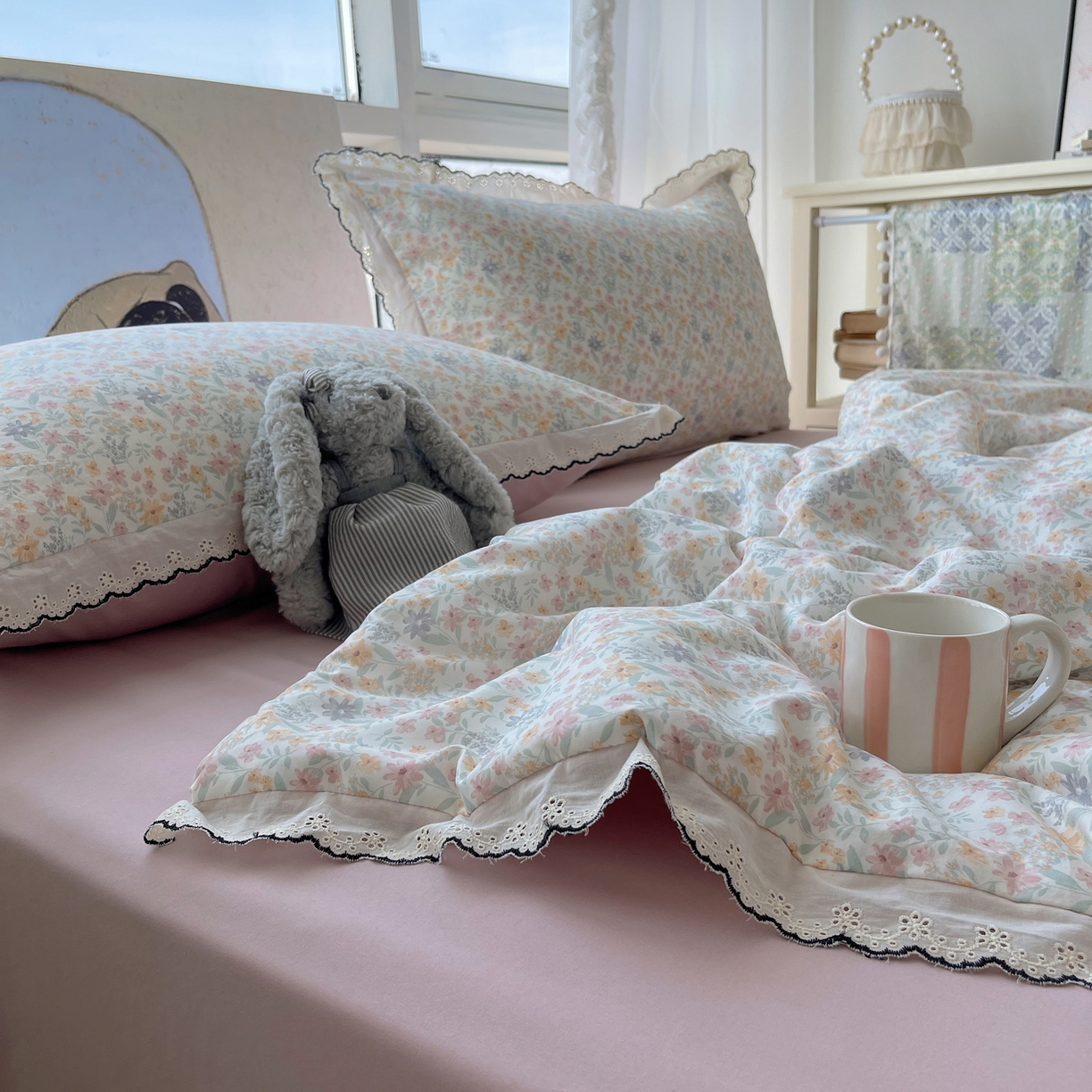 91家纺网 家纺一手货源 找家纺 宝士康家纺 2026新款10A抗菌全棉黑色花边云朵棉单夏被/夏被四件套 云朵棉-晴花漾