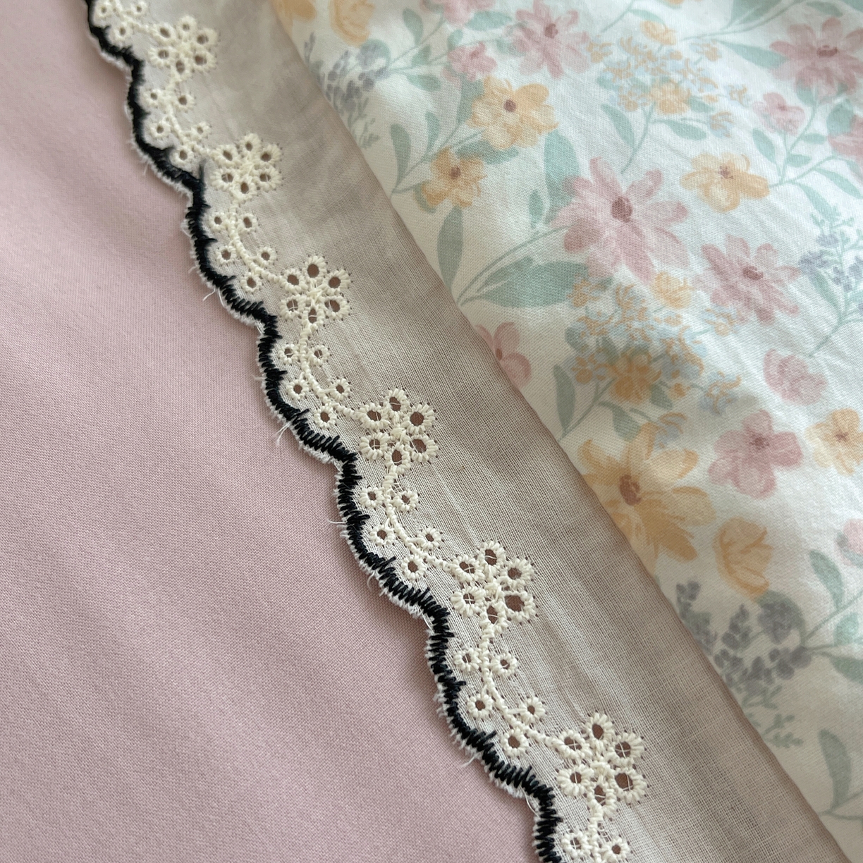 91家纺网 家纺一手货源 找家纺 宝士康家纺 2026新款10A抗菌全棉黑色花边云朵棉单夏被/夏被四件套 云朵棉-晴花漾