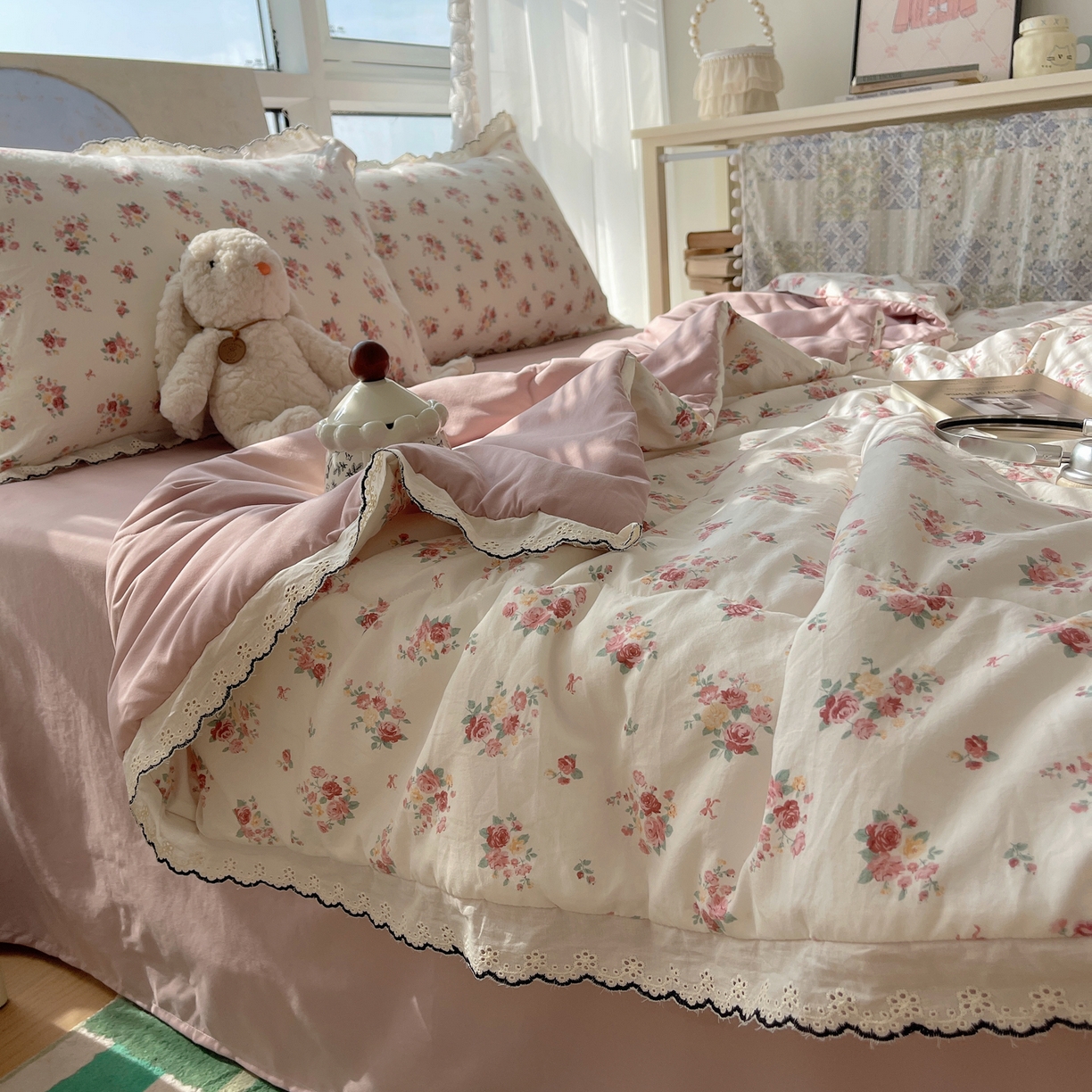 91家纺网 家纺一手货源 找家纺 宝士康家纺 2026新款10A抗菌全棉黑色花边云朵棉单夏被/夏被四件套 云朵棉-素白繁花