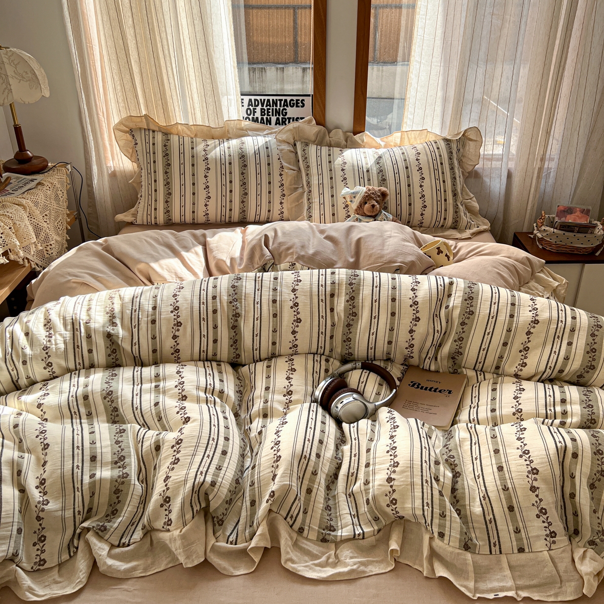 91家纺网 家纺一手货源 找家纺 耀悦家纺 2026新款真棉麻四件套轻奢法式大花边工艺款圆角荷叶边吊边床单 花园物语