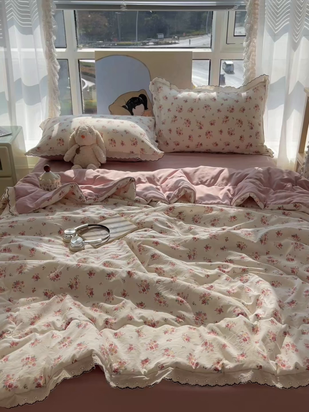 91家纺网 家纺一手货源 找家纺 宝士康家纺 2026新款10A抗菌全棉黑色花边云朵棉单夏被/夏被四件套 云朵棉-素白繁花