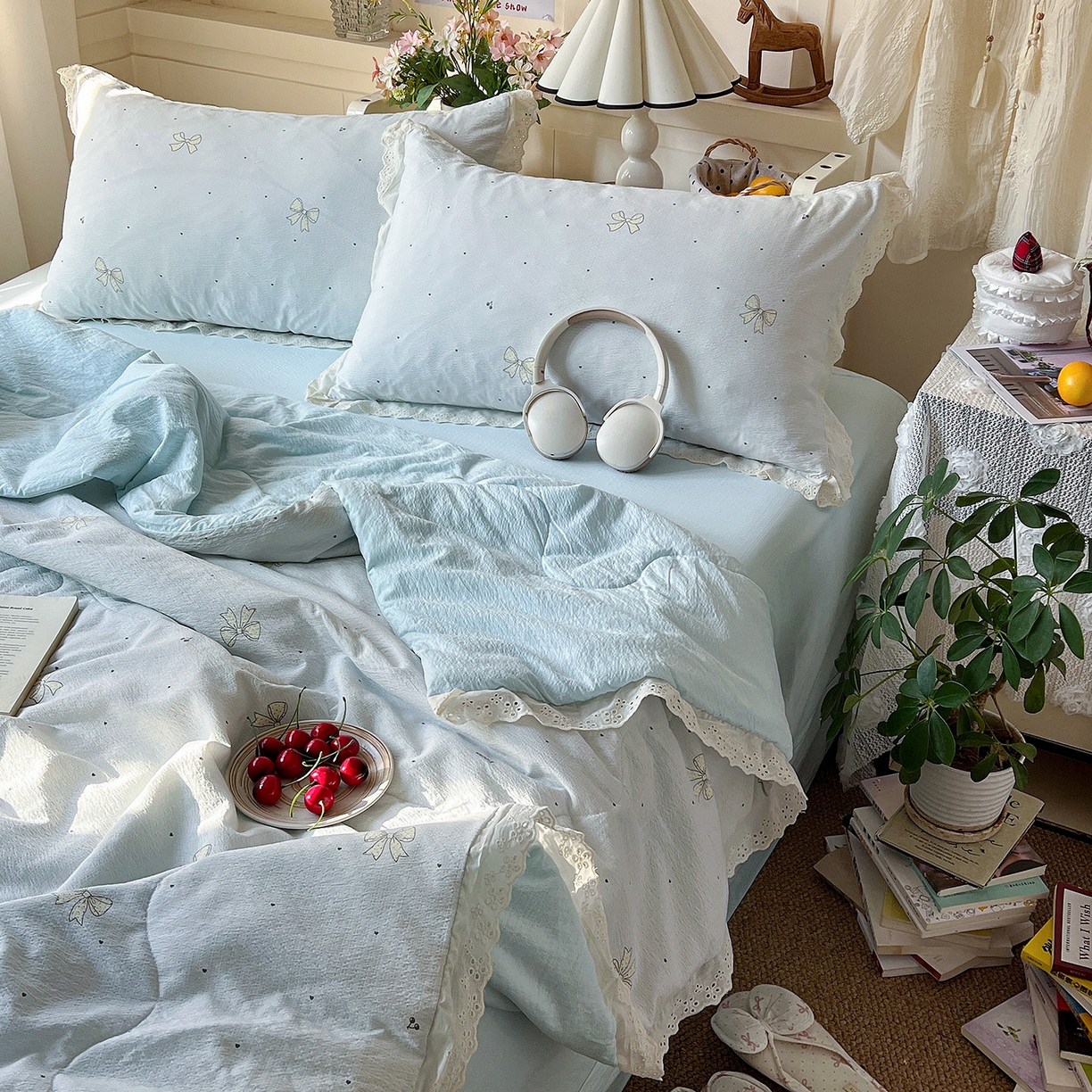 91家纺网 家纺一手货源 找家纺 一比一家纺 2026新款彩色花边木棉皱皱纱夏被四件套 初心蓝