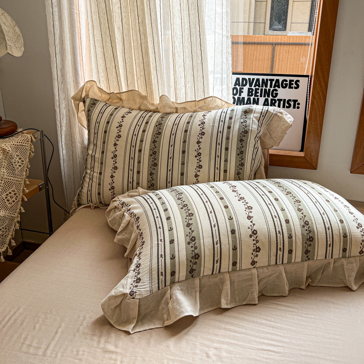 91家纺网 家纺一手货源 找家纺 耀悦家纺 2026新款真棉麻四件套轻奢法式大花边工艺款圆角荷叶边吊边床单 花园物语