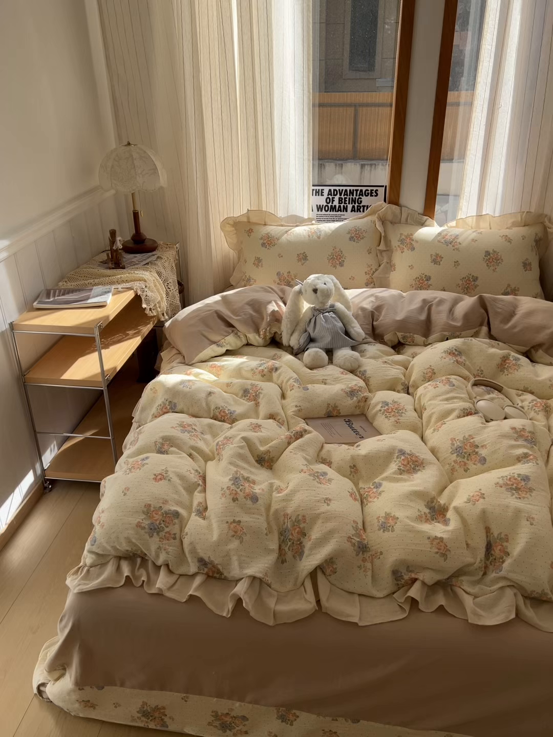 91家纺网 家纺一手货源 找家纺 耀悦家纺 2026新款真棉麻四件套轻奢法式大花边工艺款圆角荷叶边吊边床单 花园物语