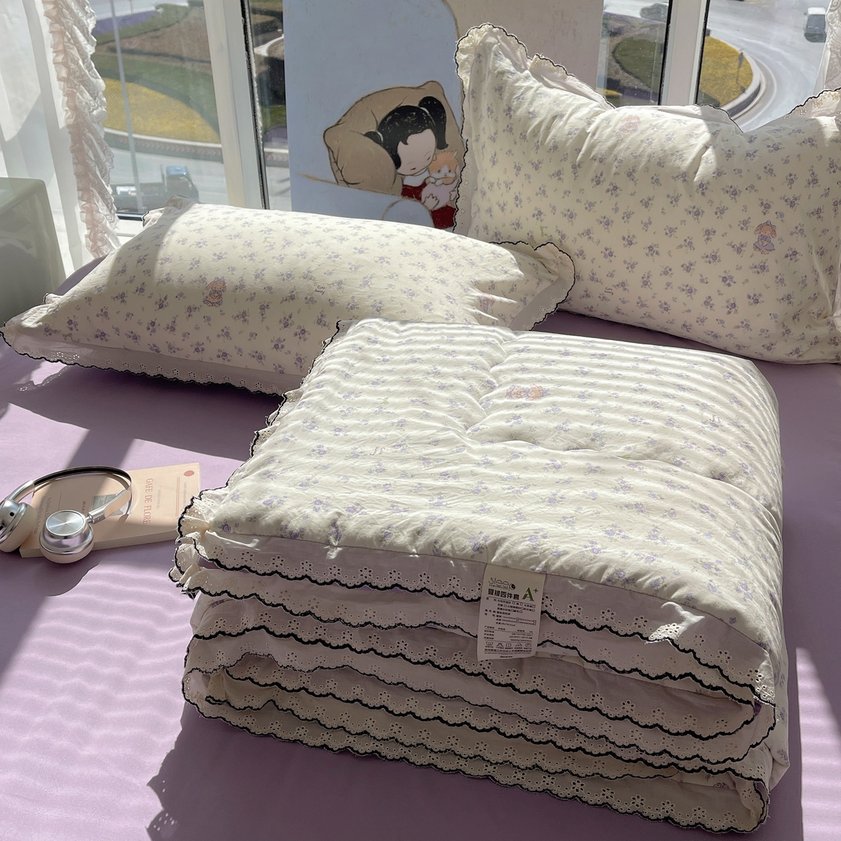 91家纺网 家纺一手货源 找家纺 宝士康家纺 2026新款10A抗菌全棉黑色花边云朵棉单夏被/夏被四件套 云朵棉-甜囡紫絮