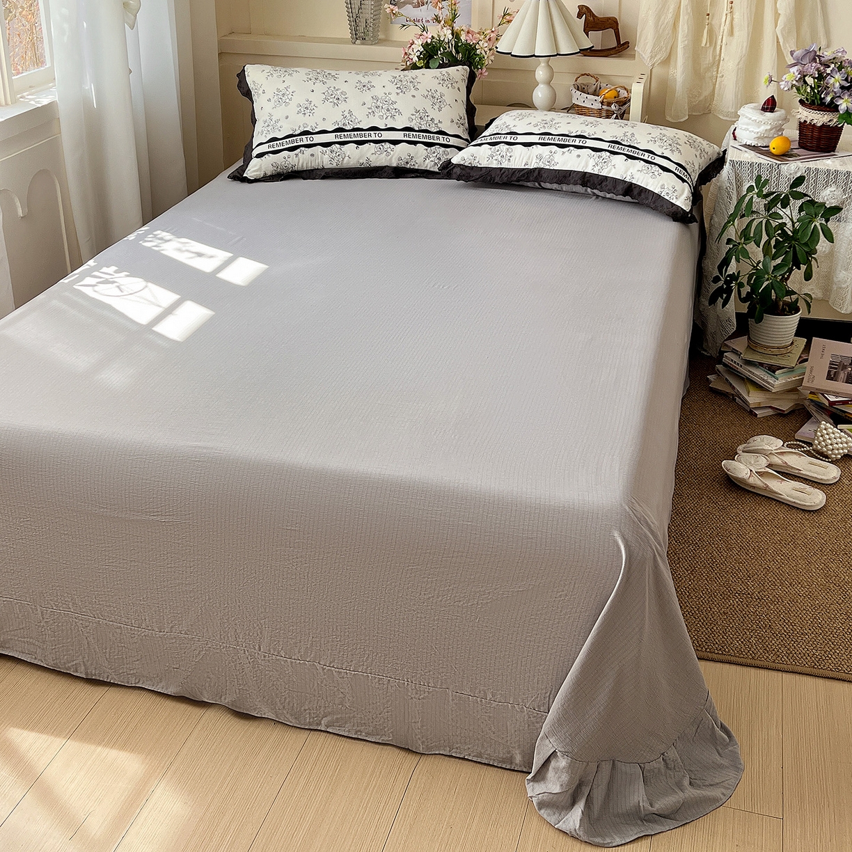 91家纺网 家纺一手货源 找家纺 一比一家纺 2026新款彩色花边木棉皱皱纱夏被四件套 赫本