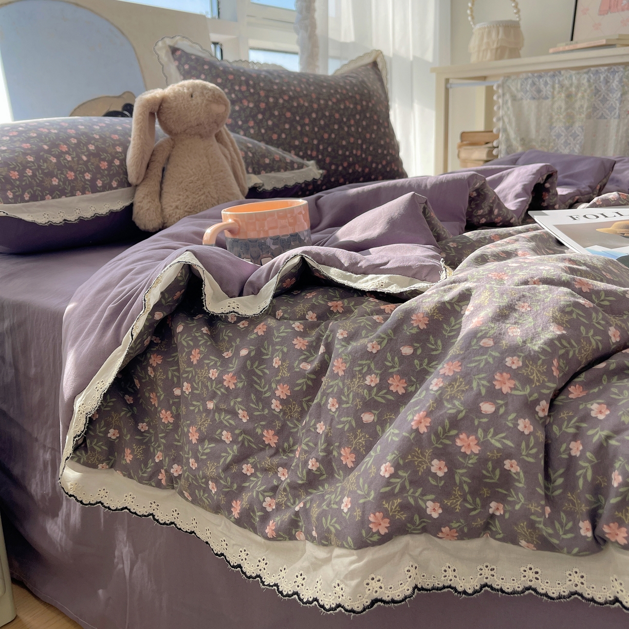 91家纺网 家纺一手货源 找家纺 宝士康家纺 2026新款10A抗菌全棉黑色花边云朵棉单夏被/夏被四件套 云朵棉-紫调花簇