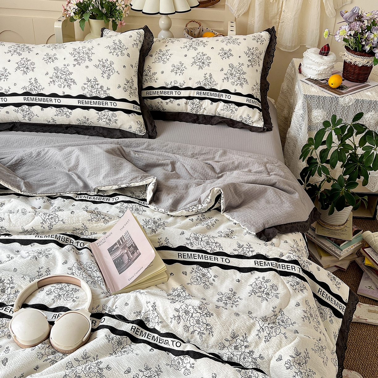 91家纺网 家纺一手货源 找家纺 一比一家纺 2026新款彩色花边木棉皱皱纱夏被四件套 赫本