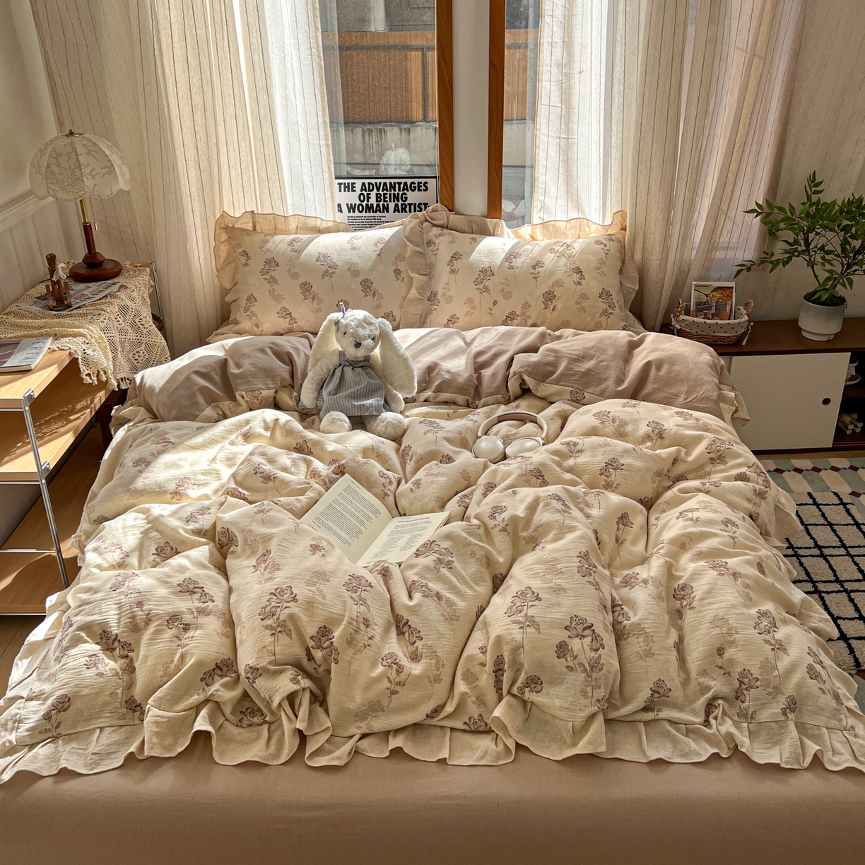 91家纺网 家纺一手货源 找家纺 耀悦家纺 2026新款真棉麻四件套轻奢法式大花边工艺款圆角荷叶边吊边床单 花韵叠香