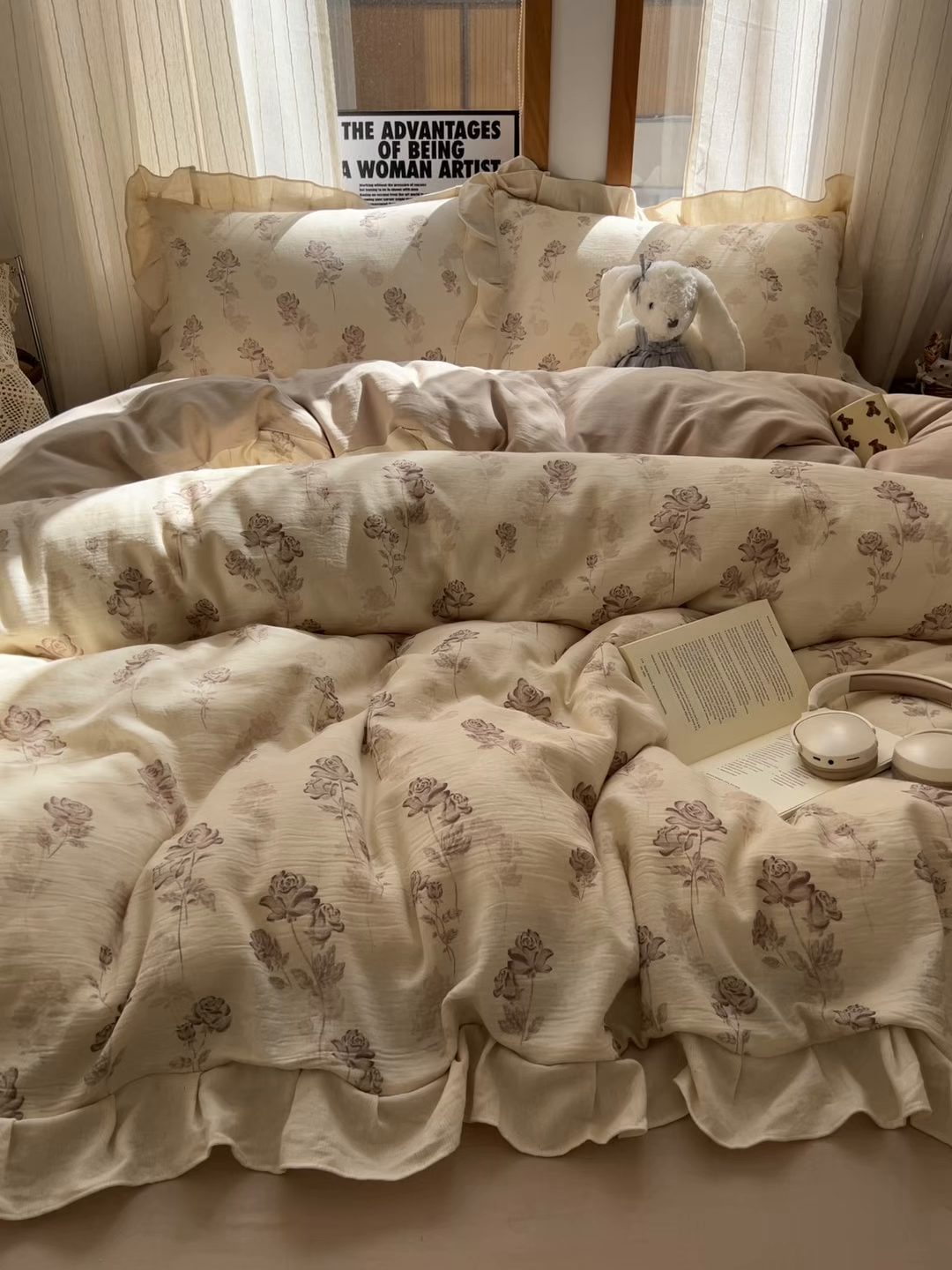 91家纺网 家纺一手货源 找家纺 耀悦家纺 2026新款真棉麻四件套轻奢法式大花边工艺款圆角荷叶边吊边床单 花韵叠香