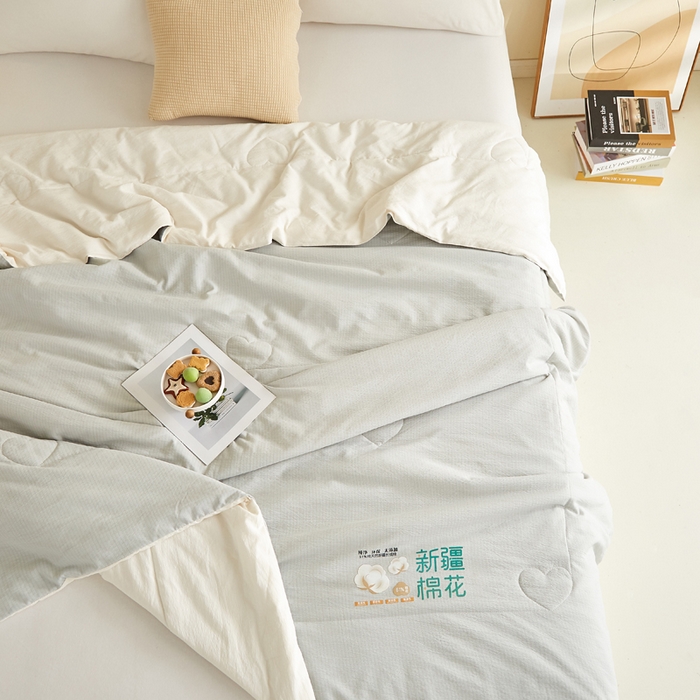 91家纺网 家纺一手货源 找家纺 蓝冰家纺 2026新款泡芙棉夏被夏凉被空调被 灰拼白