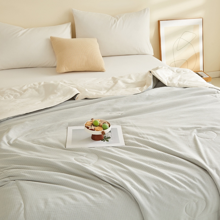 91家纺网 家纺一手货源 找家纺 蓝冰家纺 2026新款泡芙棉夏被夏凉被空调被 灰拼白