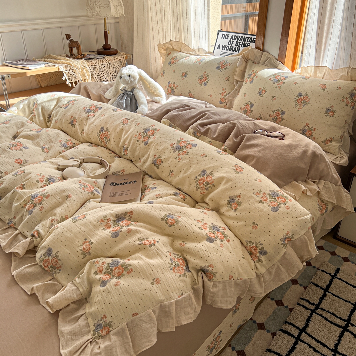 91家纺网 家纺一手货源 找家纺 耀悦家纺 2026新款真棉麻四件套轻奢法式大花边工艺款圆角荷叶边吊边床单 蔷薇花序