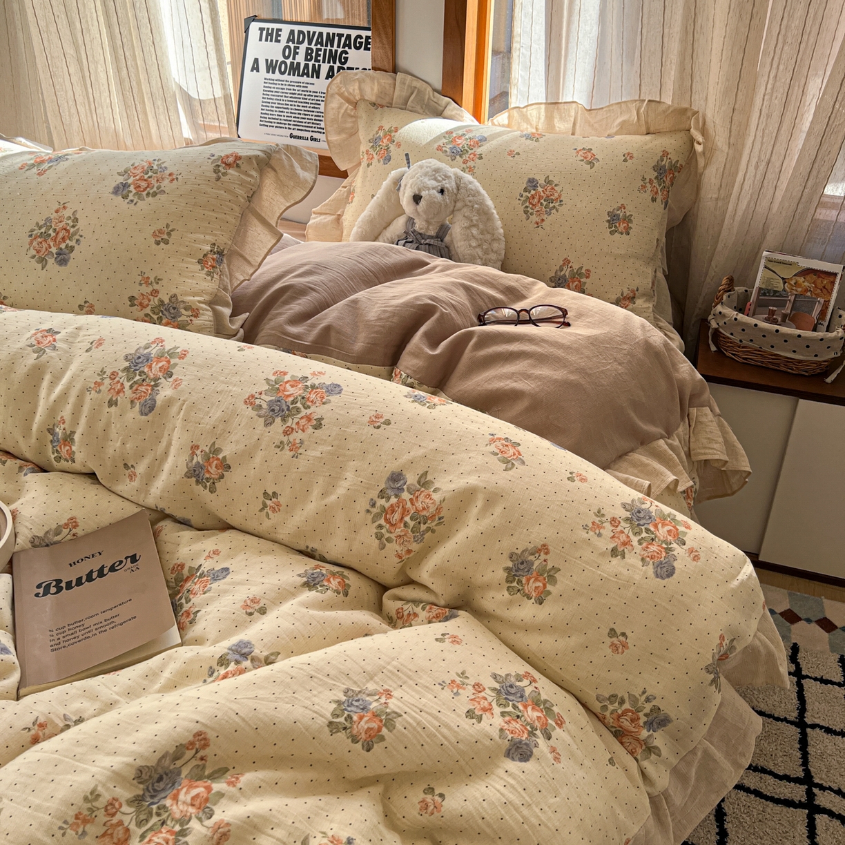 91家纺网 家纺一手货源 找家纺 耀悦家纺 2026新款真棉麻四件套轻奢法式大花边工艺款圆角荷叶边吊边床单 蔷薇花序